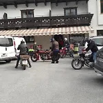 Alpenrose 게스트하우스 3*